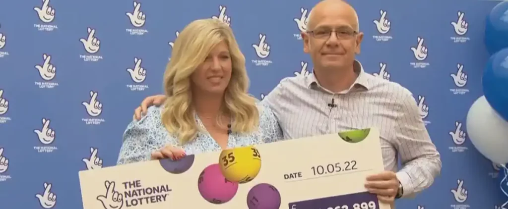 A couple in financial trouble won nearly $ 300 million in the lottery