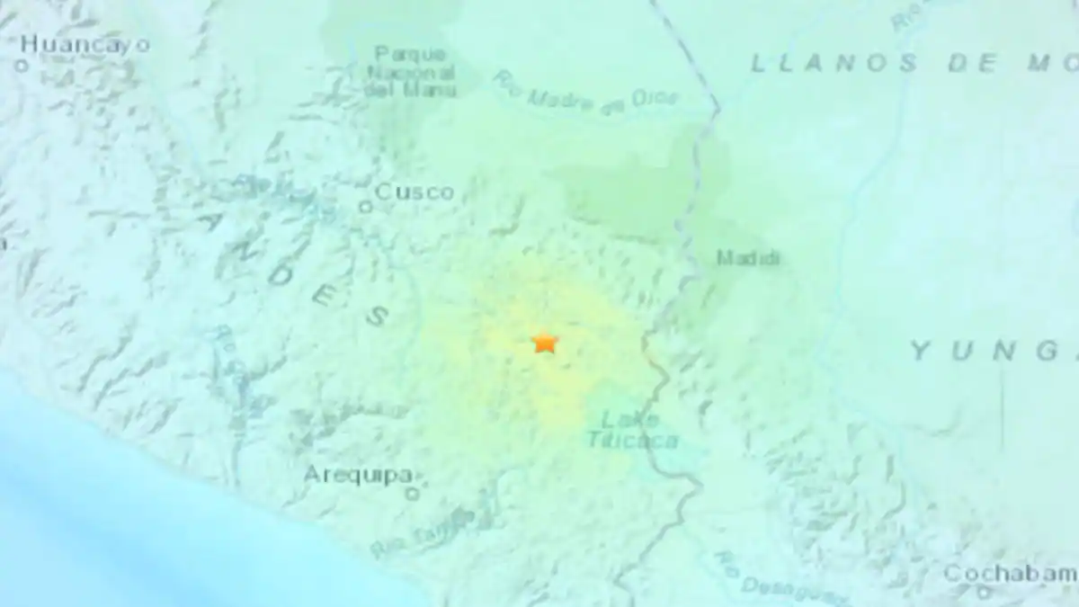 A magnitude 7.2 earthquake shakes central Peru