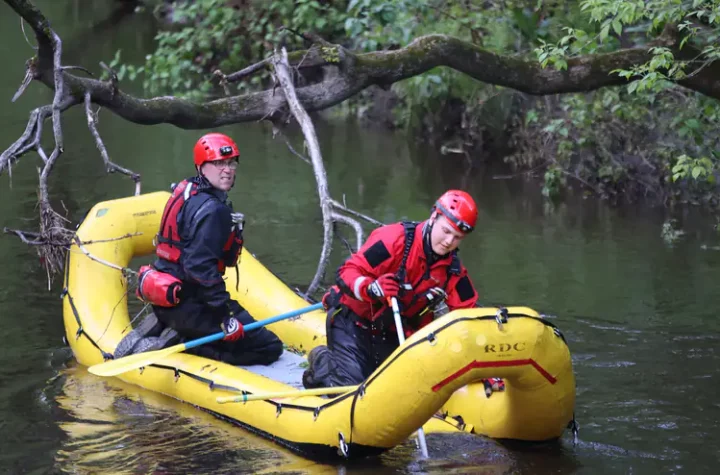 Search: Two missing in Saint-Charles River