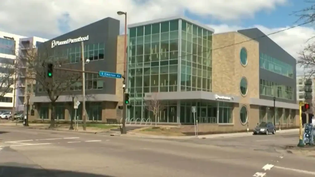 North Dakota's only abortion clinic is going to Minnesota
