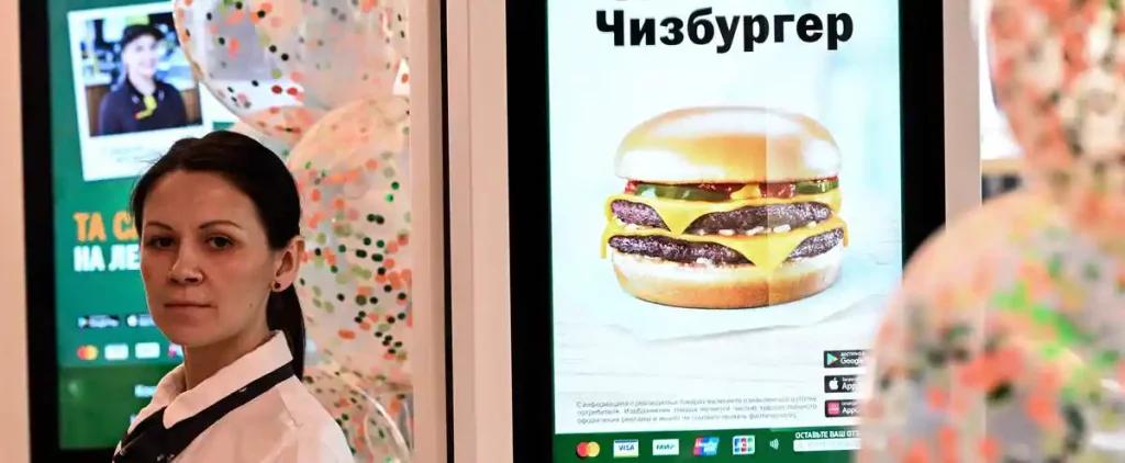 Nostalgic Russia launches its "Russian McDonald's"