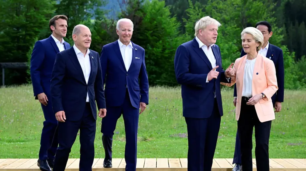 The G7 is fun ... behind Putin