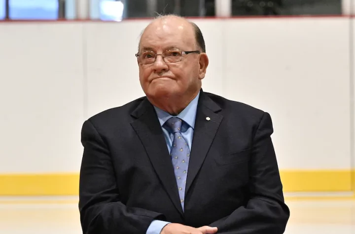 CH: Scotty Bowman doesn't close the door