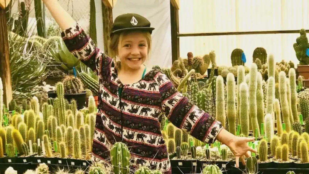 She runs her own plant shop at the age of 13