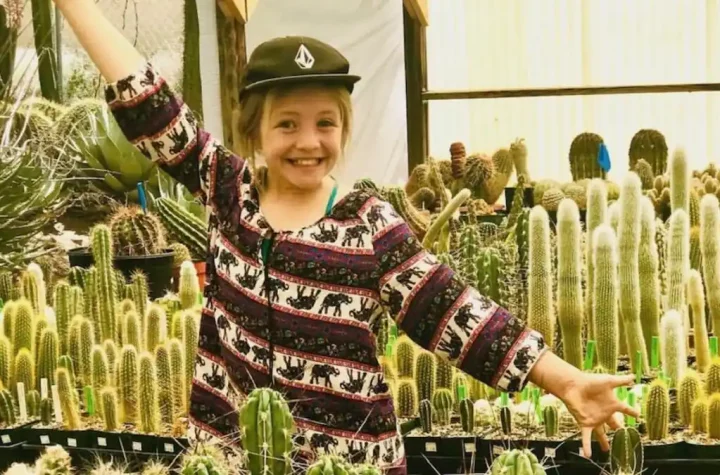 She runs her own plant shop at the age of 13