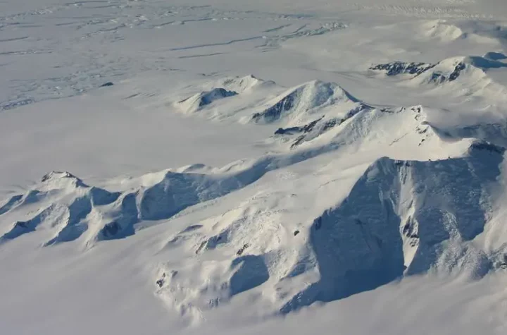 Antarctica: Fate of largest ice cap "in our hands"