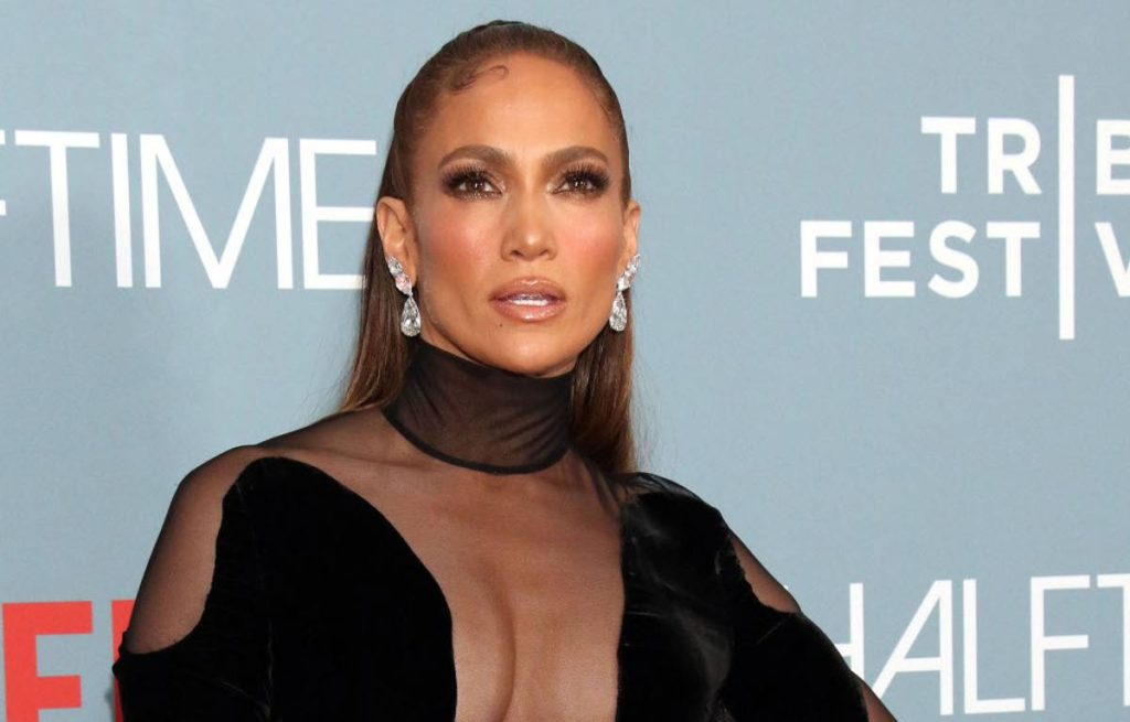 Jennifer Lopez is furious with her wedding guest… Kris Jenner denies Scott Disick “ostracized” her…