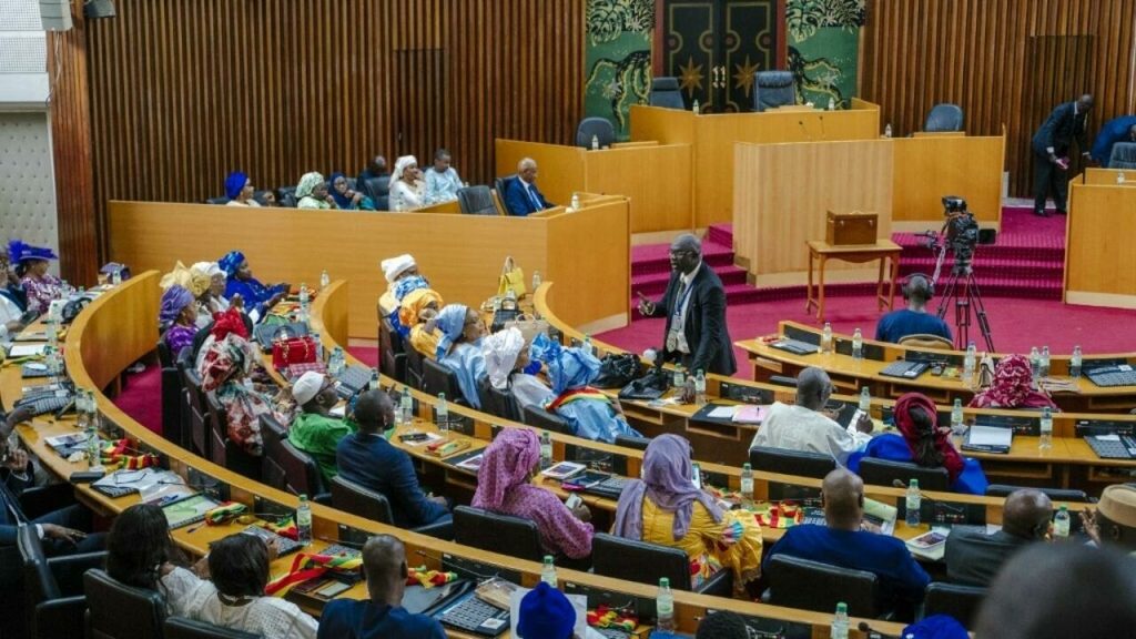 Deputies elect Amadou Mame Diop to the perch in a chaotic environment