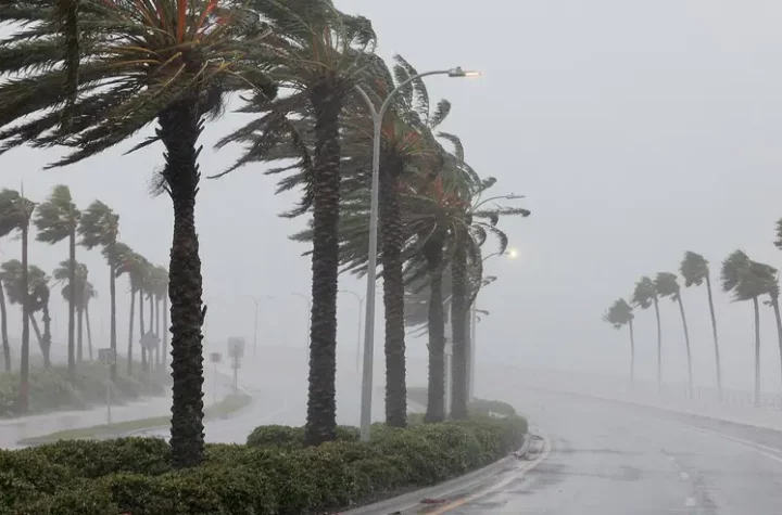 [EN IMAGES] Hurricane Ian slams ashore in Florida, causing 'catastrophic' flooding