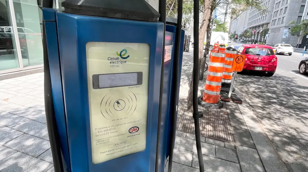 Electric vehicles: Montreal's bike path intersects 16 charging stations