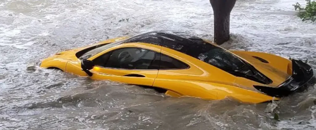 Hurricane Ian: His new luxury car washed away by waves in Florida