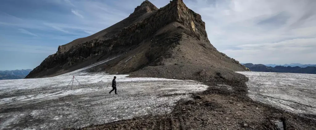 Melting glaciers reveal Swiss pass buried for at least 2000 years