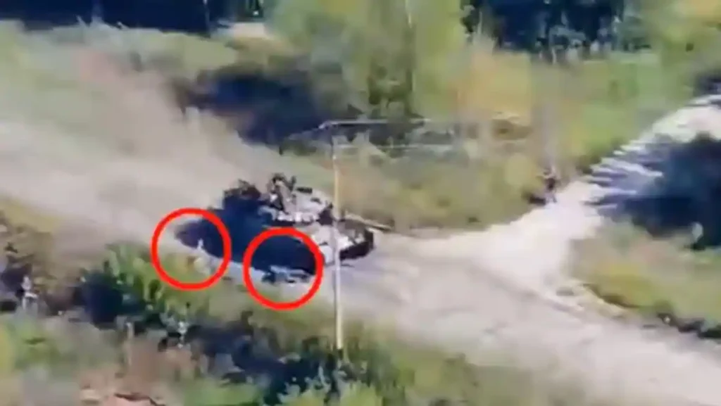 Soldiers hit by a tree and thrown to the ground: Russian army in dire straits