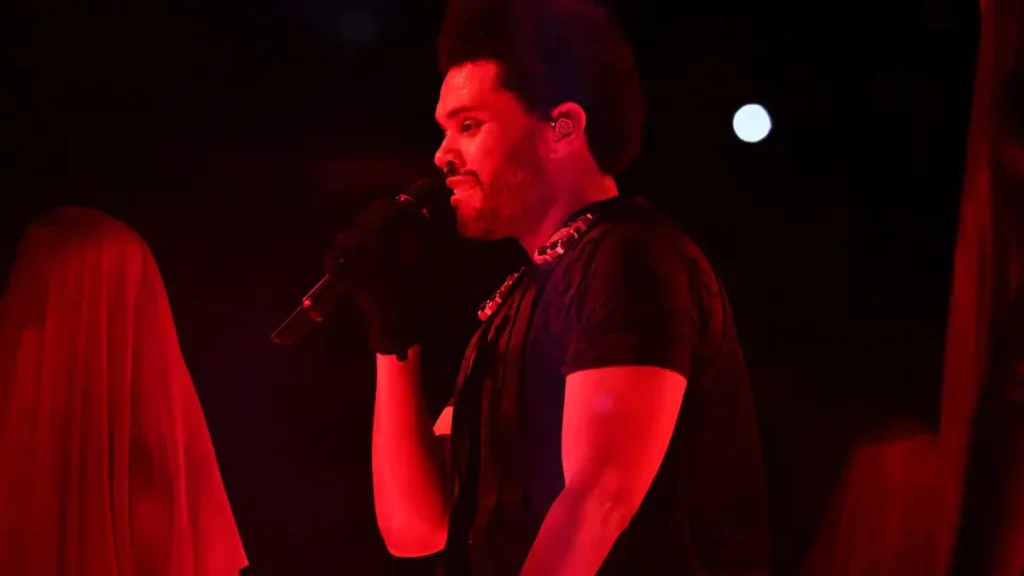 The singer lost his voice during The Weeknd's concert