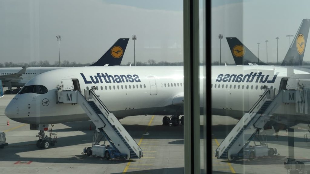 Lufthansa bans AirTags, Apple tags for identifying luggage