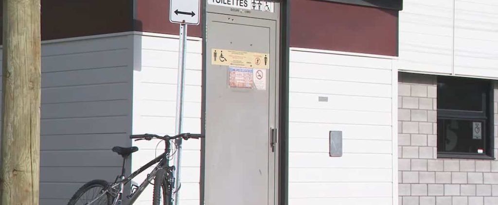 Saguenay: Avant-garde toilets, but unusable