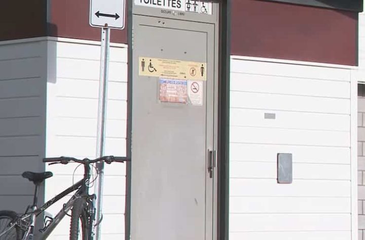 Saguenay: Avant-garde toilets, but unusable