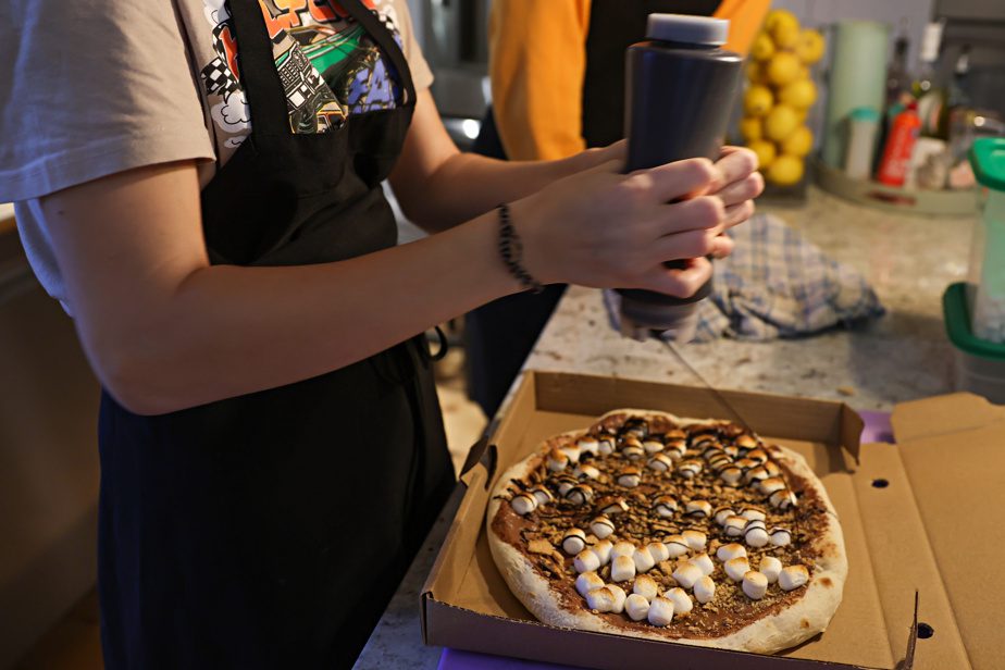 S'mores are the finishing touch for pizza