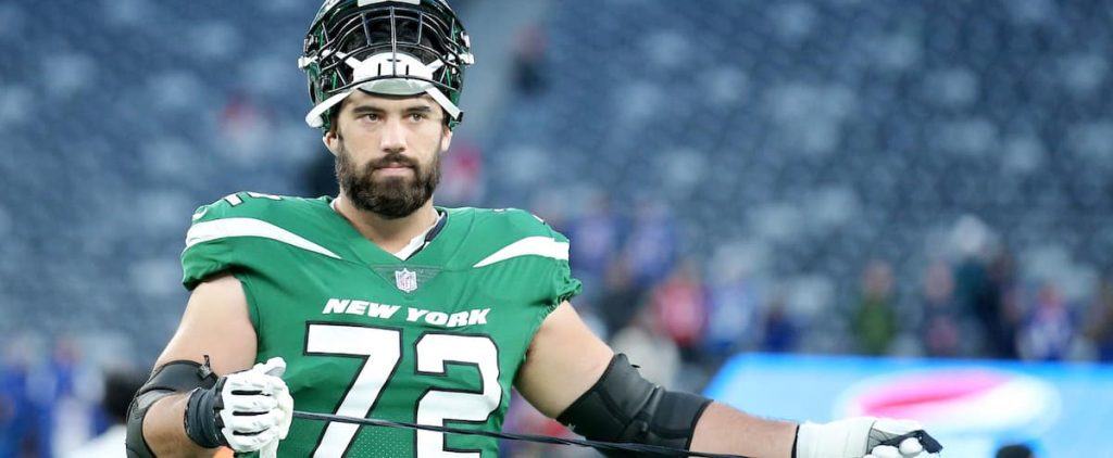 Laurent DuVernay-Tardif will try to return to the NFL with the Jets