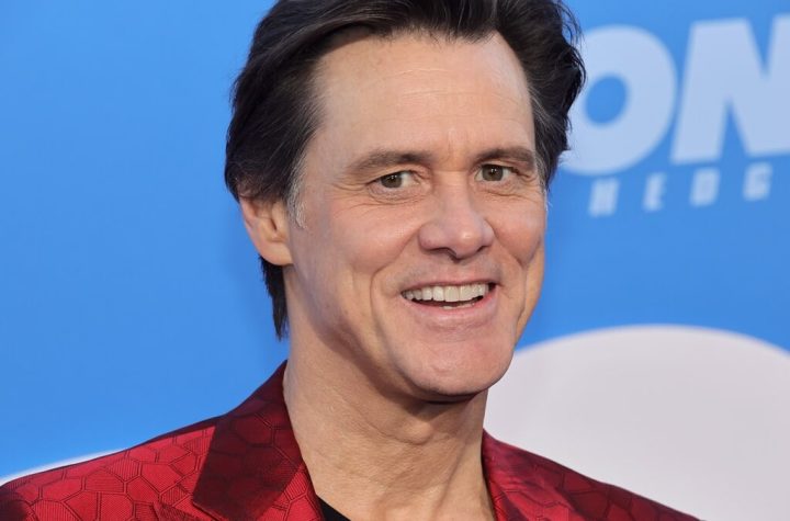 Russia has banned actor Jim Carrey from its soil