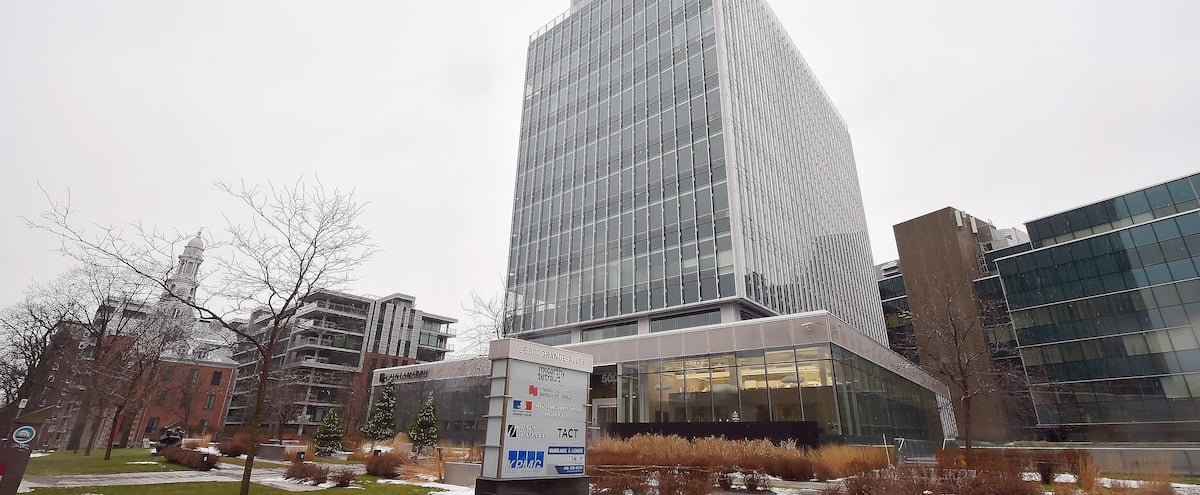 SIQ scandal: Quebec wants to break up sale of two buildings for $220 million