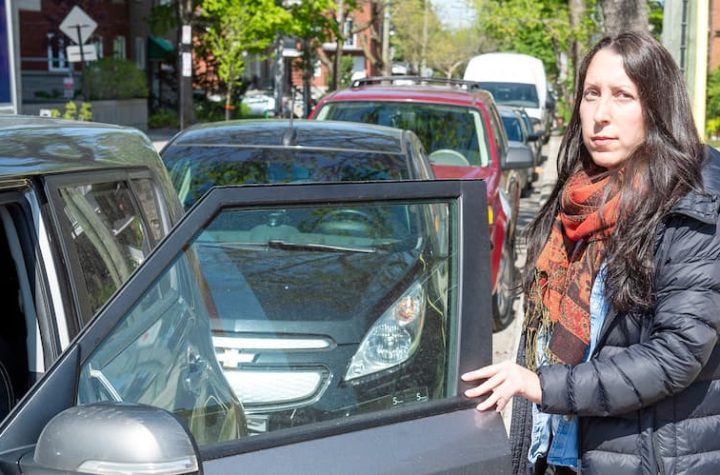 "I dropped. The bus is too long": An activist turns to the car for public transport