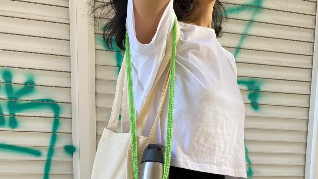 Here's the perfect bag for taking a bottle of wine to the park