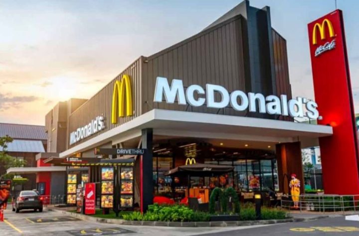 Il fait plaisir à sa fille et lui offre un anniversaire au McDonald’s, cela lui a coûté un bras