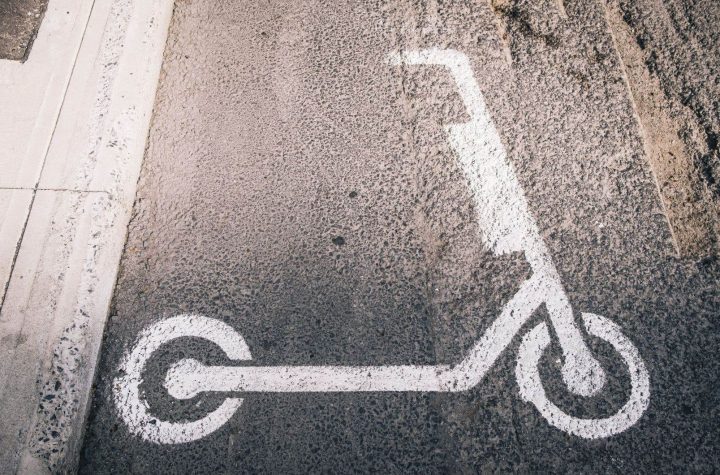 Electric scooters can travel up to 25 km/h in Quebec