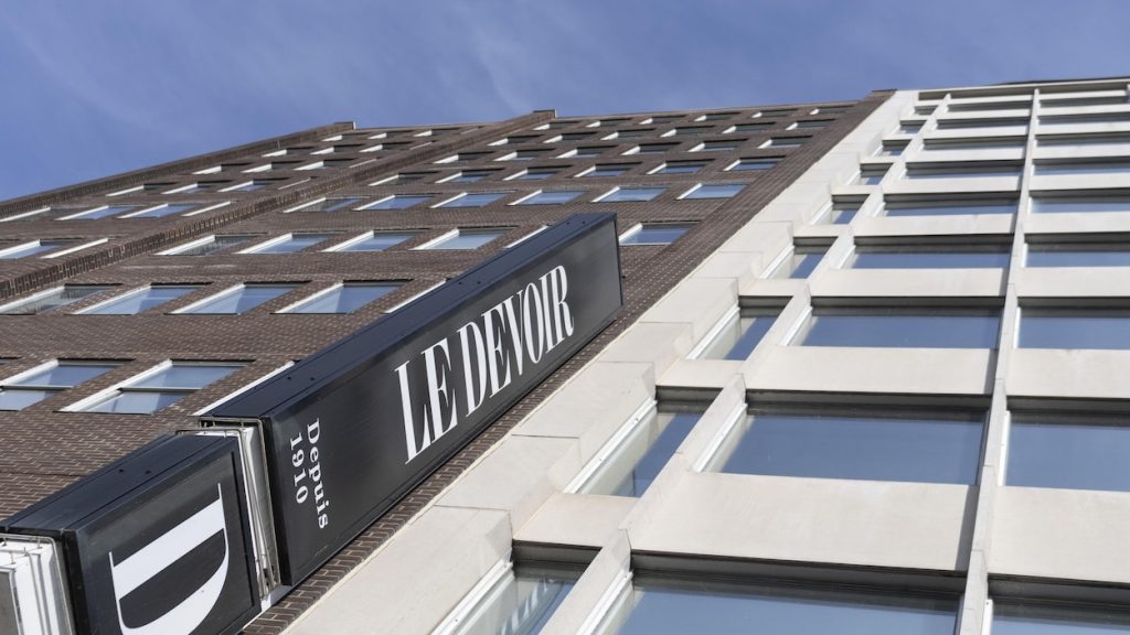 Le Devoir gradually acquires the status of a registered journalistic organization