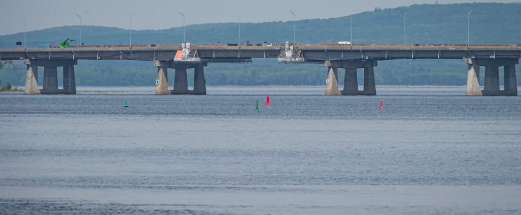 New crack: Île-aux-Tourtes bridge loses a lane