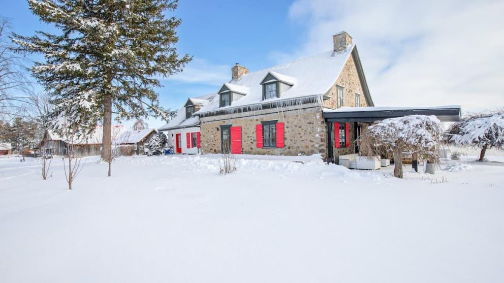 Waterfront ancestral farmhouse with in-ground swimming pool for sale in Saint-Marc-sur-Richelieu for $1,990,000