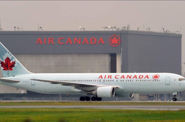 Air Canada: "Disruptive" passenger tries to open door mid-flight