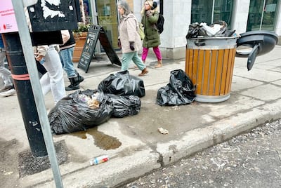 Garbage on St-Denis street