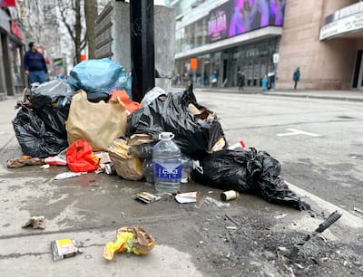 Garbage on St-Denis street