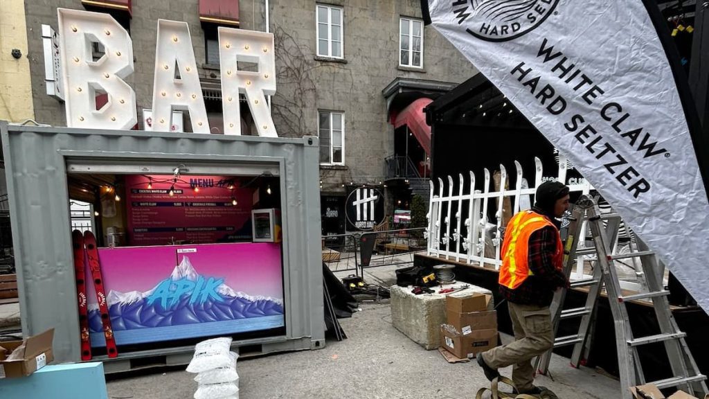 "It's Stupid": A Temporary Bar Is Installed In Montreal… In Front Of An Existing Bar