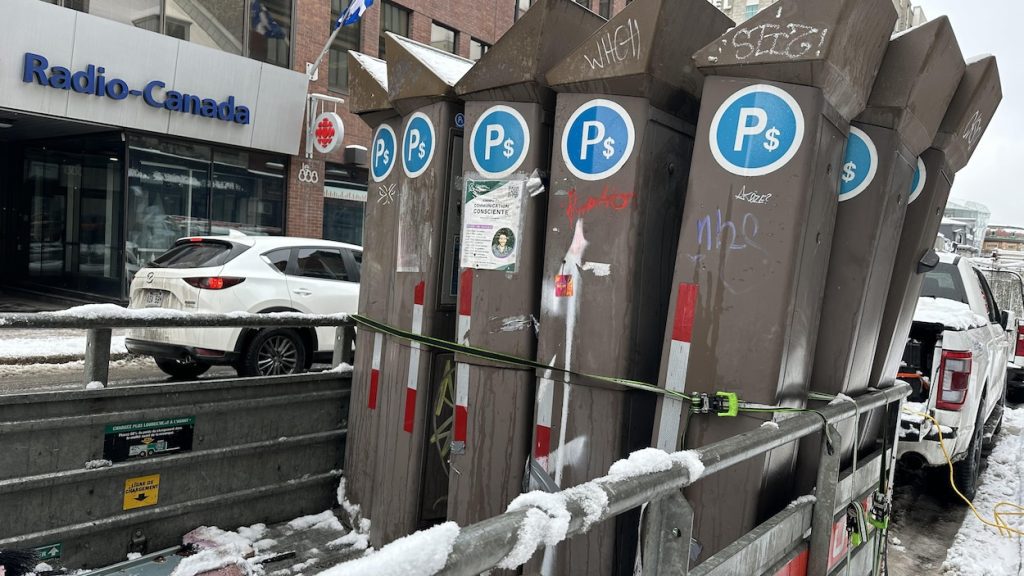 Relocation of parking terminals begins in Quebec