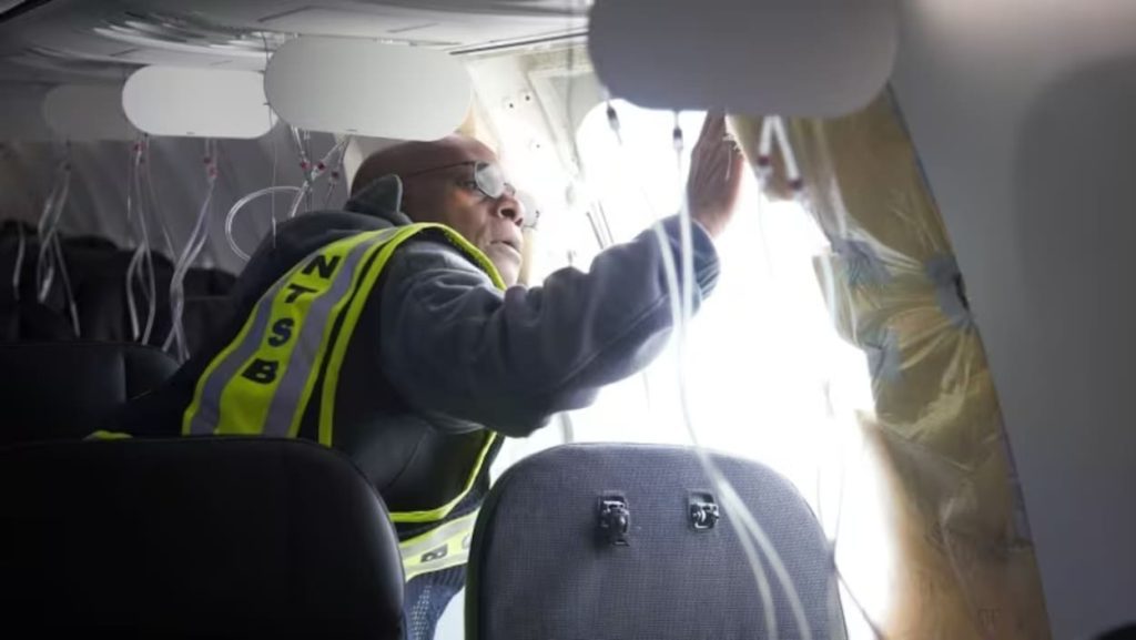 Unhooking the Boeing door: Passengers can become victims of crime