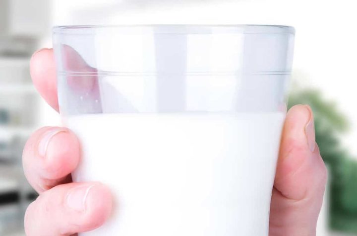 Here are the best milks for health, according to an American dietitian