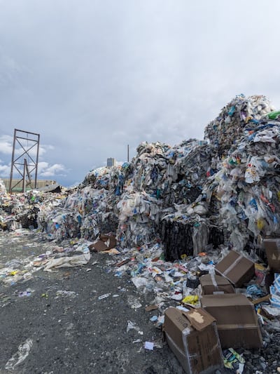 Several boxes, including syringes, solutions, surgical masks, latex gloves and visors, were stored in a dilapidated building in Val-des-Sources for recycling purposes.