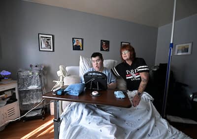 Nadia Simard, who lives with her son Alexis, who has Down syndrome and Moya Moya syndrome, condemned the inhumanity of HLM managers.